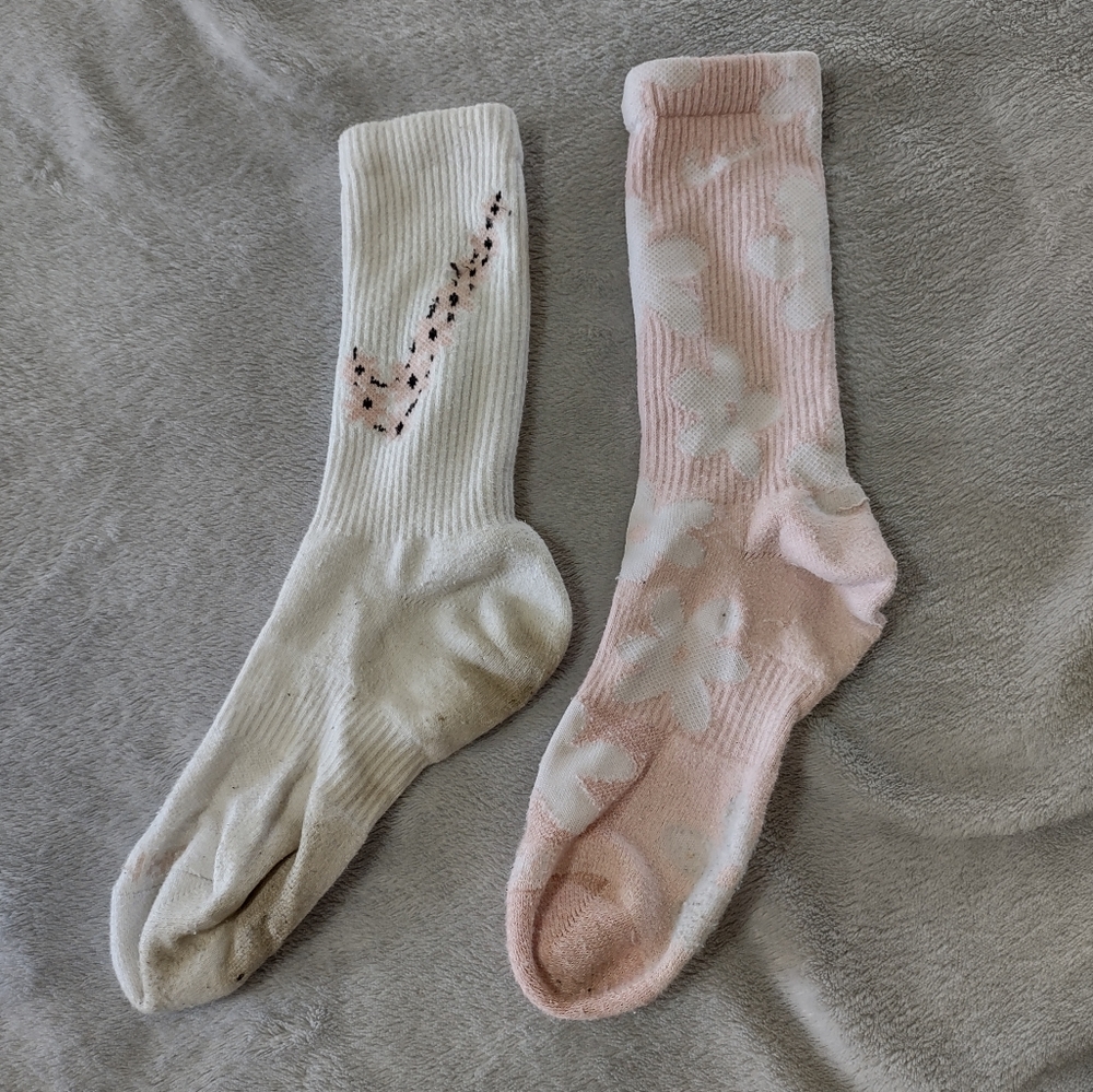 Set of pink Nike socks